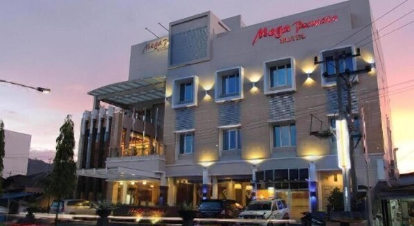 Exterior - Mega Permata Hotel (Padang Sidempuan)