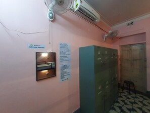 Interior - Bubble Beds Hostel (Kolkata)