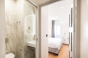 Bathroom - Hotel Au Coeur Du Marais (Paris)