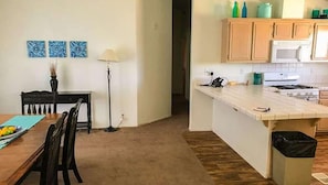 Private kitchen - Ticaboo Lodge Lake Powell (Ticaboo)