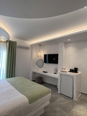 Room - Kafieris View (Santorini)