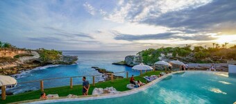 Blue Lagoon Avia Villas
