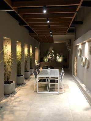 Dining - Ionian Eye (Corfu)