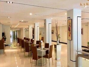 Dining - Kawana Hotel (Padang)