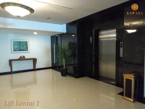 Interior - Kawana Hotel (Padang)