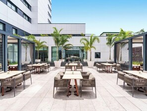 Outdoor dining - Movenpick Hotel Abidjan (Abidjan)