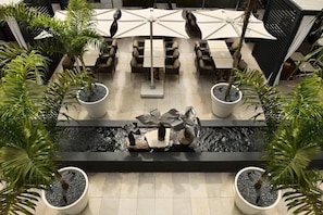 Tempat makan outdoor