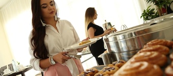 Uptown Apartments by Gewan