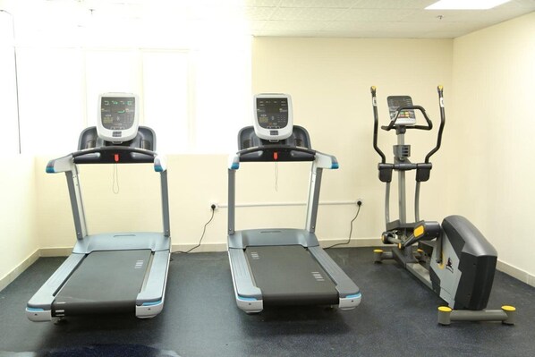 Fitness facility - Uptown Apartments by Gewan (Al-Fujairah)
