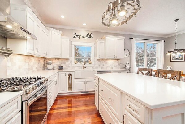 Microwave, oven, stovetop, dishwasher