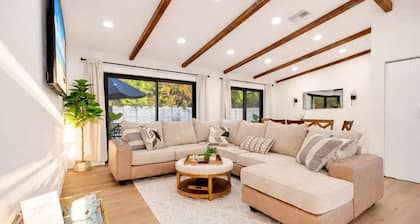 Boca Raton Retreat, Heated Pool, Putting Green, Game Room, Near Beach, Sleeps 7