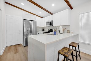 Fridge, microwave, oven, stovetop - Boca Raton Retreat, Heated Pool, Putting Green, Game Room, Near Beach, Sleeps 7 (Boca Raton)