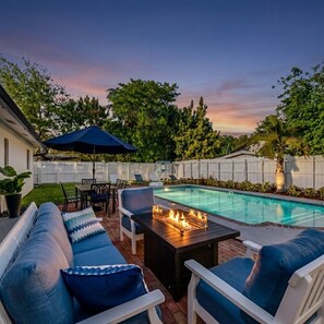 Outdoor dining - Boca Raton Retreat, Heated Pool, Putting Green, Game Room, Near Beach, Sleeps 7 (Boca Raton)