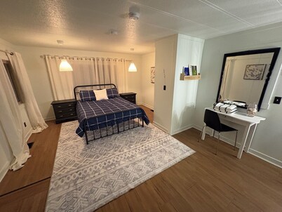 Peaceful Forest Guest House | Views | Near SilverStar Ski & city | Pet Friendly