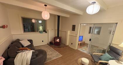 Peaceful Forest Guest House | Views | Near SilverStar Ski & city | Pet Friendly