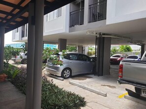 Property grounds - Iresidence Hotel Pathumthani (Khlong Luang)