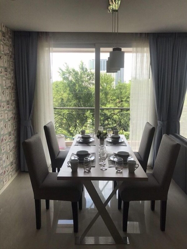 Dining - Atlantis Condo Resort Pattaya EVT (Pattaya)