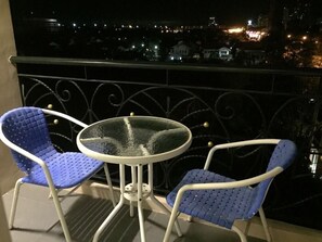 Outdoor dining - Atlantis Condo Resort Pattaya EVT (Pattaya)