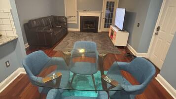 Smart TV, fireplace