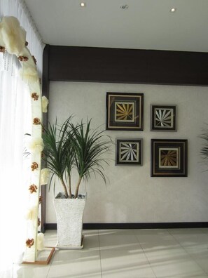 Interior - Dhotel (Bota)