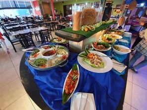 Dining - Dhotel (Bota)