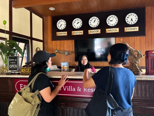 Edensor Hills Villa, Resort & Cafe