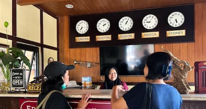 Edensor Hills Villa, Resort & Cafe