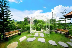 المنطقة المحيطة بالمنشأة