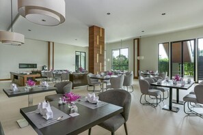 Dining - Chainarai Riverside Recreation Centre (Chiang Rai)