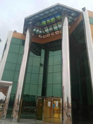 Exterior detail - Khreis Suites Hotel (Riyadh)