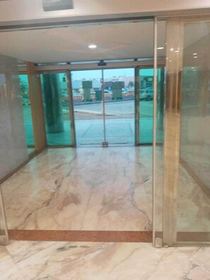 Interior - Khreis Suites Hotel (Riyadh)