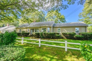 Exterior - Golf Course Views Near Cape Cod Beaches (South Yarmouth)