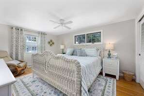 2 bedrooms, free WiFi, bed sheets - Golf Course Views Near Cape Cod Beaches (South Yarmouth)