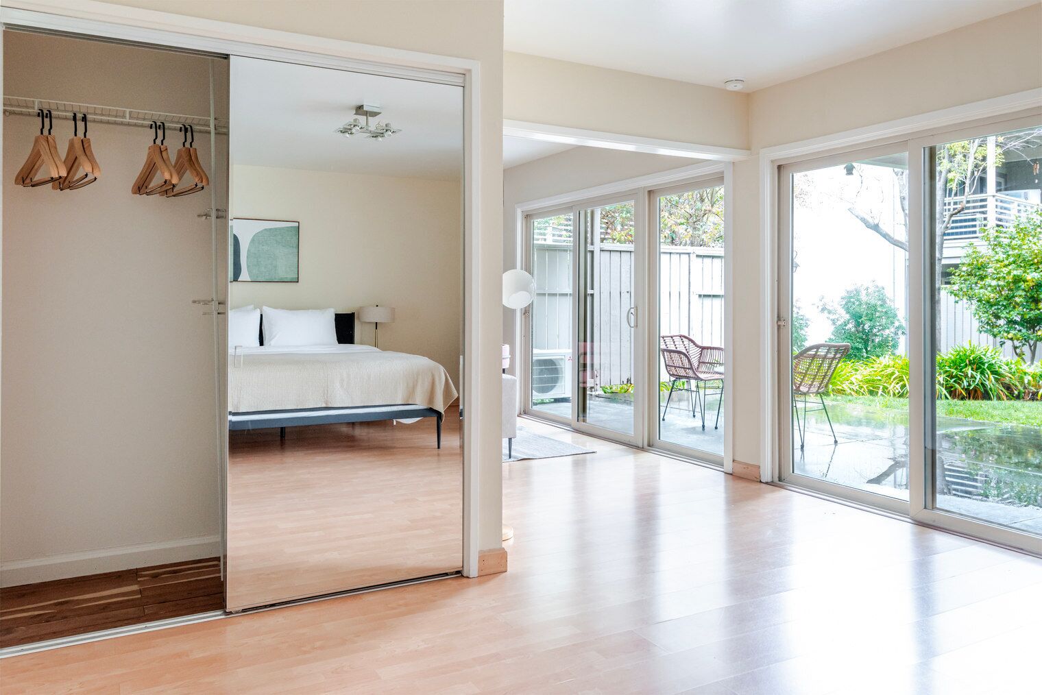 アイロン / アイロン台、WiFi、ベッドシーツ