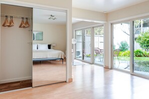 Iron/ironing board, WiFi, bed sheets - Blueground | University South, balcony, nr park (Palo Alto)