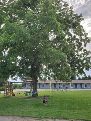 Children’s area - Gateway Motel (Hart)