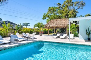 Pool - Ultimate Tiki Retreat - 10 Min to Beach! (Bradenton)