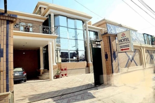 Unclassified image, 1 of 3, button - New Relax Hotel (Multan)