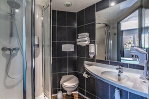 Bathroom - B&B Hotel Perpignan Saleilles (Saleilles)