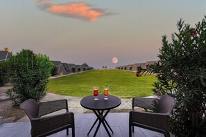 Outdoor dining - HDB Al Khobar Resort and Spa (Al Khobar)