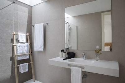 Nivaria Beach Apartments and Villas