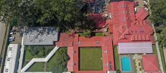 Highlander Hotel and Apartments