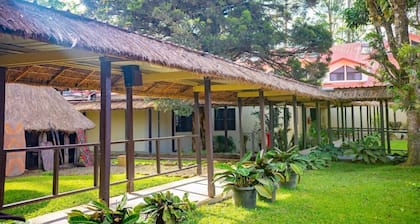 Highlander Hotel and Apartments