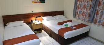 Huon Gulf Hotel and Apartments