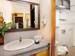 Bathroom - Ning Tidar Hotel Magelang (Mertoyudan)