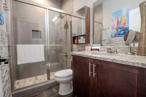 Bathroom - The Jazzy Junction-Great Downtown Location! (Pensacola)