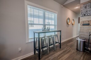 Dining - New Listing- The Jazzy Junction- Downtown and Bruce Beach just Minutes Away! (Pensacola)