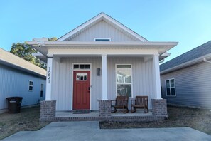Exterior - The Jazzy Junction-Great Downtown Location! (Pensacola)