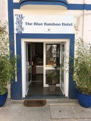 Exterior detail - Blue Bamboo Hotel (Odemira)