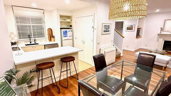 Interior - Villa located within Cypress Lakes Resort with Free Wine Tasting (Pokolbin)